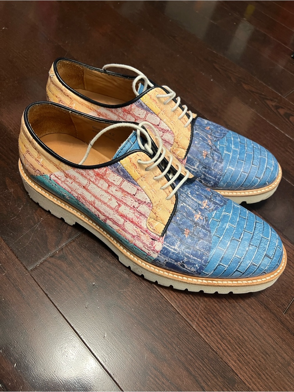 Men's Multicolor Patterned Leather Derby Shoes in Blue, Tan & Red - Picture 3 of 6